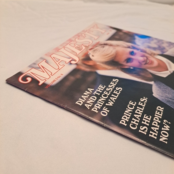 Majesty Magazine Volume 5 No 8 December 1984 Printed In England Royal Family - Picture 2 of 9